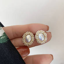 Pendientes de perlas Vintage enormes para mujer, aretes redondos simples de moda coreana, pendientes de tuerca de temperamento Retro, joyería de lujo para boda 2024 - compra barato