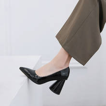 Zapatos de piel auténtica para mujer, calzado de punta estrecha, tacón alto de 8 Cm, para fiesta y boda 2024 - compra barato