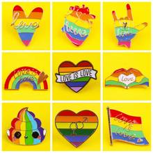 Amor é amor arco-íris bandeira coração emblemas pinos de esmalte criativo lgbt broches roupas diy lapela pino de metal lésbica gay orgulho design 2024 - compre barato