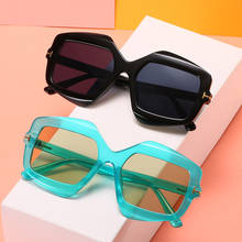 Gafas de sol cuadradas con letras para mujer, lentes de sol femeninos con degradado, color negro, verde y marrón, a la moda, 2020 2024 - compra barato