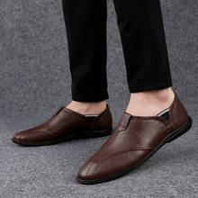 Sapatênis de couro genuíno macio, mocassim macio e confortável, respirável, sapatos baixos para homens, sapatos de peso leve para dirigir 2024 - compre barato