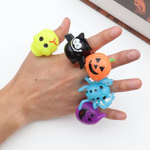 Anel de dedo luminoso esqueleto fantasma, engraçado, brilha no escuro, brinquedos para crianças, adultos, com luzes de led, brinquedos de festa com tema de halloween, 1 peça 2024 - compre barato