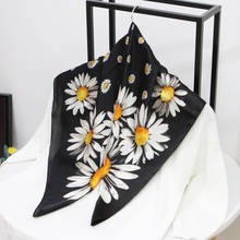 Pañuelo con estampado Floral para mujer, bandana de seda satinada para el pelo, chales pequeños y envolturas para el cuello, color negro, 70x70cm 2024 - compra barato