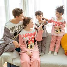 Disney-Conjunto de pijama de Mickey y Minnie para niños, ropa de dormir de dibujos animados, cálida e informal, color rosa, para invierno 2024 - compra barato