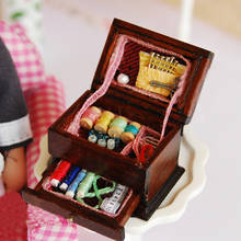 Набор игл для шитья в винтажном стиле 1:12, коробка, швейная машина, миниатюрный декор для кукольного домика 2024 - купить недорого