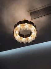 Luminária suspensa com luzes led e14, candelabro em aço inoxidável dourado suspenso 2026 - comentário do cliente Luminária suspensa com luzes led e14, candelabro em aço inoxidável dourado suspenso 2026 - Отличная лампа, выглядит красиво. Было немного трудно установить/повесить на потолок, но как только это было сделано, он выглядел великолепно!