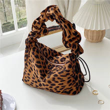 Bolsos axilares con estampado de leopardo para mujer, bandoleras femeninas de hombro, bolso de viaje con pliegues pequeños, moda de invierno, 2021 2024 - compra barato