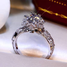 Huitan-Anillo de cristal de circonia cúbica para mujer, sortija de propuesta para novia, tallado hueco, joyería de lujo 2024 - compra barato