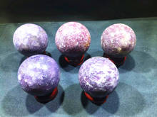 Природный кварцевый кристалл ziyun мать ручной полировки шар для украшения дома украшения 2024 - купить недорого