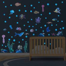 Mundo subaquático luminoso adesivo de parede menino menina crianças quarto decoração do banheiro berçário decoração da parede brilho no escuro cartaz 2024 - compre barato