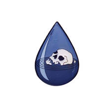 Broche de calavera en una gota de agua, insignia de agua contaminada es Dangerous, pines de Horror gótico para Halloween 2024 - compra barato