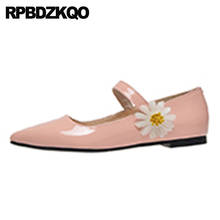 Mary Jane-zapatos planos de piel de vaca auténtica para mujer, calzado con punta en pico y flores, de marca de gran tamaño, color rosa 2024 - compra barato