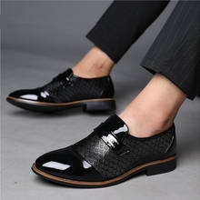 Padrão de crocodilo size38-48 dos homens de couro patente preto sapatos de casamento oxford apartamentos sapatos de negócios moda vestido marrom 2024 - compre barato
