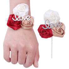 Coreano venda quente noiva pulso corsage noivo terno lapela pino fita rosa strass artesanal fontes de festa de casamento XH33-H 2024 - compre barato