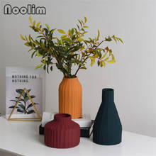 Современная Минималистичная керамическая ваза для цветов, креативное украшение дома, ремесла, Скандинавская гостиная, обеденный стол, контейнер для сушеных цветов 2024 - купить недорого