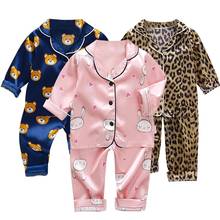 Conjunto de pijamas de verão e primavera para crianças, roupas para bebês, meninos meninas, cetim de seda com desenho, tops, calças 2024 - compre barato