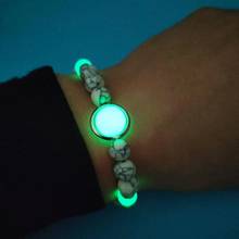 2019 женский очаровательный флуоресцентный браслет, ювелирные изделия на Хэллоуин, светящиеся мужские браслеты, Новый светящийся браслет из натурального камня с бусинами 2024 - купить недорого