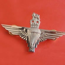 UK British ROYAL PARATROOPER METAL WINGS HAT BERET COCKADE CROWN BROOCH BADGE PIN SILVER 2024 - buy cheap