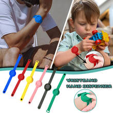 Muñequera dispensador de desinfectante de manos, pulsera con bomba desinfectante para la mano, banda dispensadora, gel de sílice, novedad 2024 - compra barato