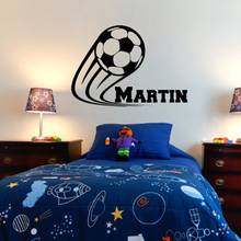 Nomes personalizados adesivos de parede de futebol de vinil design de futebol de vôo murais de parede personalizado crianças nome cartaz da arte aj544 2024 - compre barato