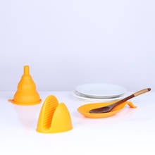 1Pc Thicken Food Grade Silicone Gloves Anti-Hot Bowl Kitchen Thermal Insulation Take Folder Baking Plate Oven Clip in Hand 2024 - buy cheap