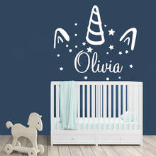 Pegatina de pared con nombre personalizado, calcomanía de unicornio para decoración de habitación de niños, papel tapiz, póster, Mural de bebé, B524 2024 - compra barato