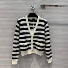 Suéter curto casual de malha com decote em v, decote em v, manga comprida, cardigã simples com botões 82% 2024 - compre barato