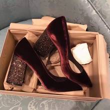 Zapatos de tacón grueso para mujer, calzado de terciopelo puntiagudo, rojo vino, negro, poco profundo, sin cordones, para boda 2024 - compra barato