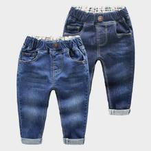 2018 г. Весенние детские джинсы Модные джинсы с дырками для мальчиков и девочек детские джинсы для мальчиков, повседневные джинсовые штаны 2-6y Высокое качество для малышей 2024 - купить недорого