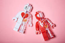 Um par de brinquedos de quebra-cabeça 4d master, 4 e 1, 2 tijolo, homem, mulher, modelo de esqueleto, amante 2024 - compre barato