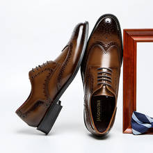 Designers de luxo dos homens vestido formal sapatos couro genuíno estilo italiano moda retro marrom masculino brogue sapatos casamento calçados 2a 2024 - compre barato