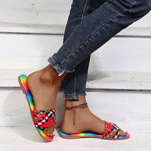Zapatillas planas de colores del Arcoíris para mujer, zapatos informales a la moda, calzado de playa a cuadros para exteriores, novedad de verano 2024 - compra barato