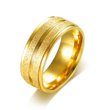 Золотое кольцо 8 мм для мужчин, обручальные кольца из радужной титановой стали, модные кольца, повседневные мужские ювелирные изделия 2024 - купить недорого