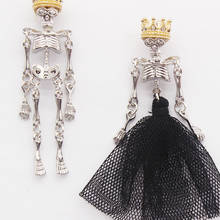 Brincos assimétricos king & queen para mulheres, estilo gótico escuro, casamento, coroa, caveira, joias de cor prata antiga 2024 - compre barato