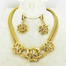 Bridal gift fashion high quality African jewelry set female necklace earrings bracelet travel gold jewelry set 2024 - buy cheap