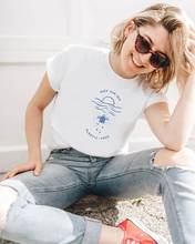 Camiseta feminina engraçada com gola alta, camiseta gráfica de plástico com manga curta 2024 - compre barato