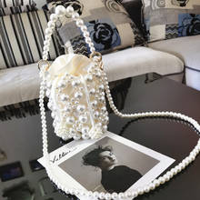 Bolsa de mão com design frisado em forma de balde, mini bolsa de mão com borla de pérola vazada para festa de casamento artesanal 2024 - compre barato