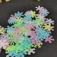 Pegatina de pared luminosa de copo de nieve 3D, calcomanía fluorescente que brilla en la oscuridad para el hogar, habitación de niños, decoración de Navidad, 50 Uds. 2024 - compra barato