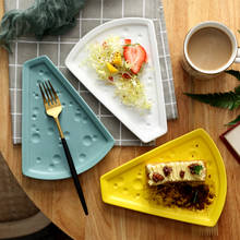 Керамическая десертная тарелка треугольной формы под глазурованным фарфором, столовая посуда в скандинавском стиле, безопасные кухонные принадлежности для микроволновой печи 2024 - купить недорого