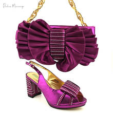 Conjunto de zapatos y bolso de fiesta para mujer, nuevo diseño italiano africano, nigeriano, decorado con banda estrecha, Color dorado 2024 - compra barato