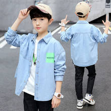 Детский модный светильник, синяя джинсовая куртка, рубашка для мальчиков, рубашка с длинными рукавами для маленьких мальчиков свободная стильная одежда для подростков на весну и осень 2024 - купить недорого