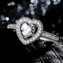 Huitan высококачественные посеребренные кольца в форме сердца для женщин обручальные свадебные кольца с блестящим кубическим цирконием массивные ювелирные изделия 2024 - купить недорого
