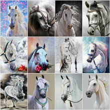 Azqsd pintura diamante cavalo inverno artesanal diamante bordado animal casa decoração strass presente quadrado completo/broca redonda 2024 - compre barato