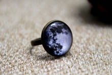 10 шт./лот регулируемое кольцо в виде полной Луны, стеклянное купольное кольцо, космическое кольцо в виде Галактики, эффектное маленькое кольцо в форме Луны, Лунная бронза 2024 - купить недорого