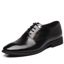Sapatos de couro genuíno de aumento de altura para homens, sapatos clássicos de 6cm para vestir, casamento e negócios, sapatos oxford masculinos 2024 - compre barato