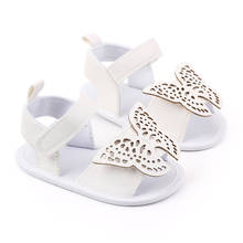 Брендовая обувь для новорожденных девочек на 1 год, летняя обувь принцессы на плоской подошве, обувь для младенцев с бабочками и куклой, тапочки для малышей с противоскользящей мягкой подошвой 2024 - купить недорого