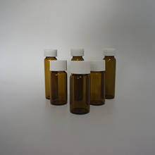 O envio gratuito de 3ml a 50ml garrafas de amostra de vidro marrom com tampa de parafuso de plástico branco, garrafa de óleo essencial para uso em laboratório 2024 - compre barato