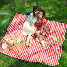 Модный красный белый клетчатый уличный складной водонепроницаемый коврик для пикника, утолщенный коврик, дышащее мягкое портативное одеяло для кемпинга, путешествий, пляжа 2024 - купить недорого