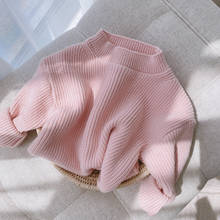 Однотонный свитер для детей Одежда для маленьких девочек 2020 Новинка осени одежда ярких цветов с круглым вырезом Свободный Повседневный пуловер свитер верхняя одежда От 3 месяцев до 6 лет 2024 - купить недорого