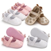 Zapatos individuales de princesa para niñas pequeñas, calzado dorado de suela suave para interiores, primeros pasos, arco con estampado de flores, PU, para cuna infantil 2024 - compra barato